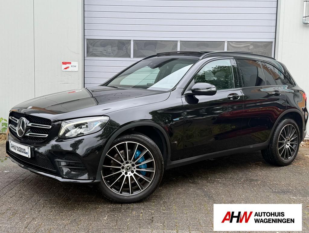 Mercedes-Benz GLC 350e|4MATIC|BURMESTER|PANO|TREKHAAK|, Auto's, Zwart, 4 cilinders, 2000 kg, Hybride Elektrisch/Benzine