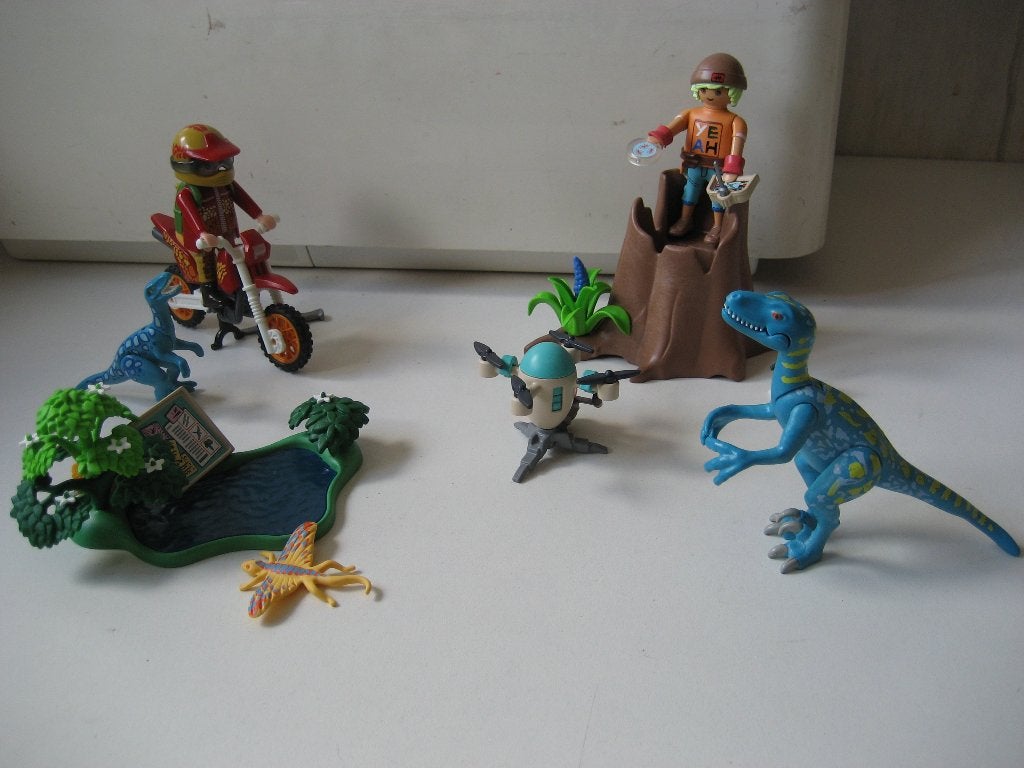 dino onderzoekers met drone motor en raptors, Ophalen of Verzenden, Zo goed als nieuw