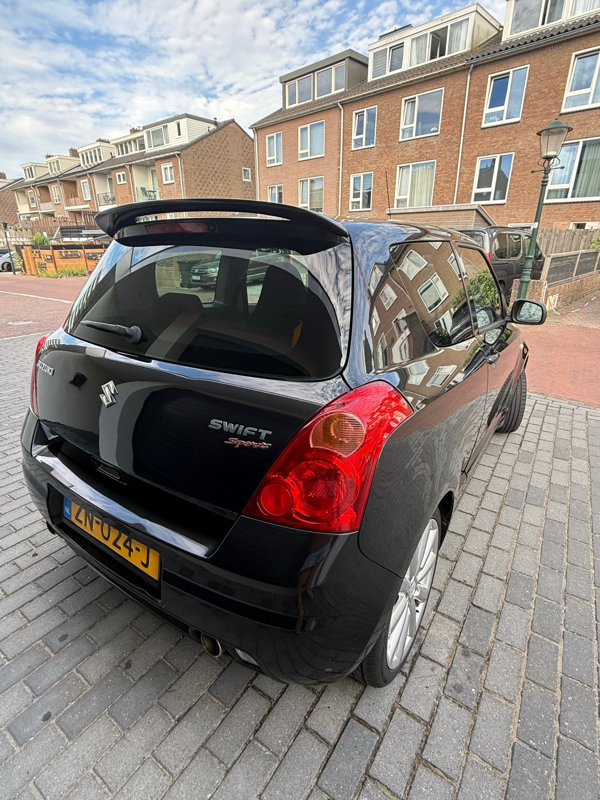 Suzuki Swift 1.6 3D Sport 2010 Zwart, Auto's, Voorwielaandrijving, 1005 kg, 125 pk, 40 €/maand