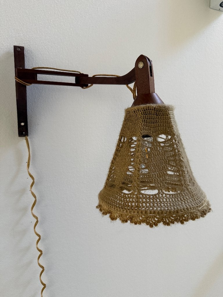 Vintage teakhouten wandlamp knikarm met gehaakte kap, Bruin, Overige merken, Wandlamp, Hout