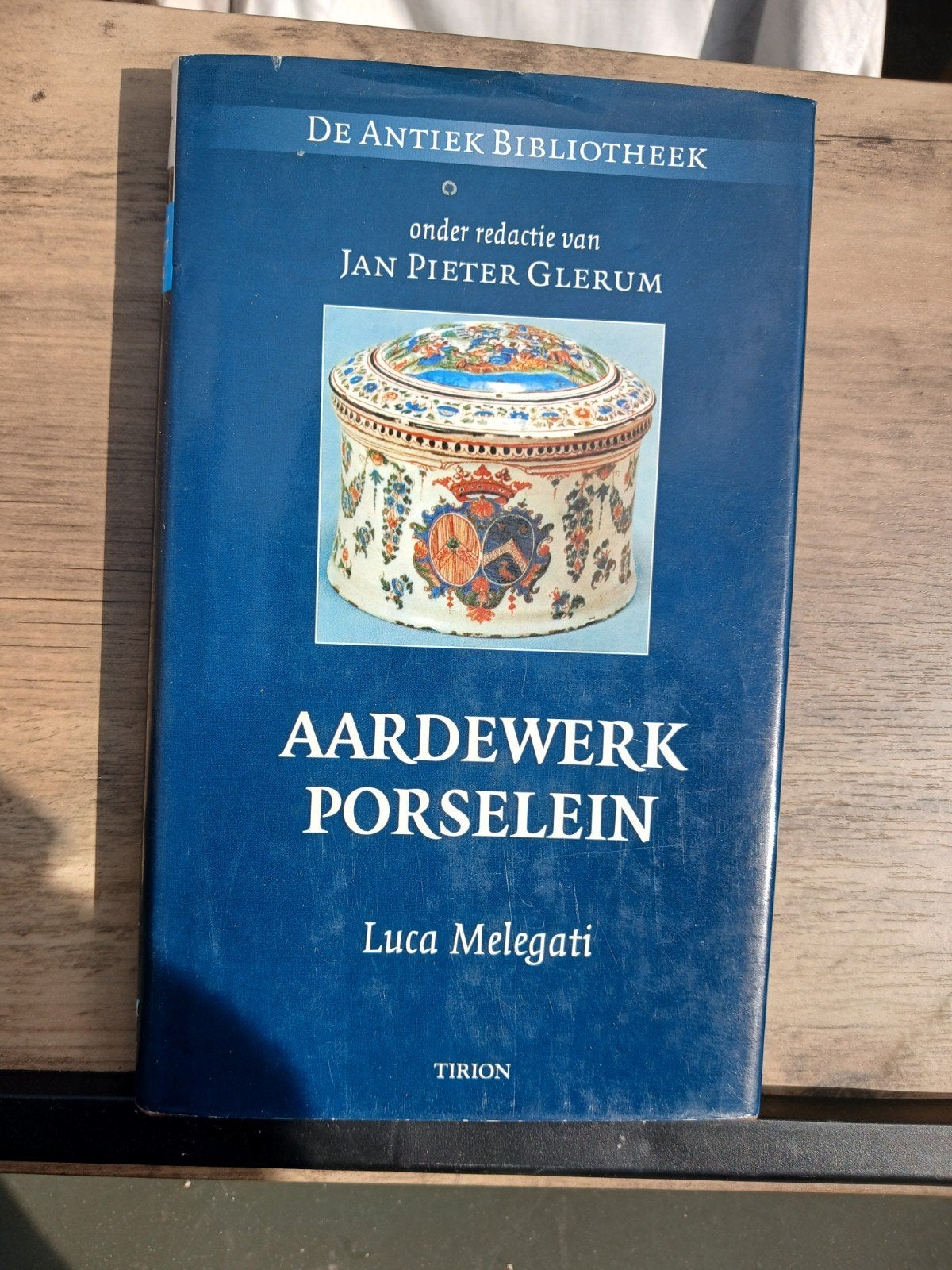 Aardewerk Porselein - De Antiek Bibliotheek, Ophalen of Verzenden, Zo goed als nieuw, Overige onderwerpen, Luca Melegati