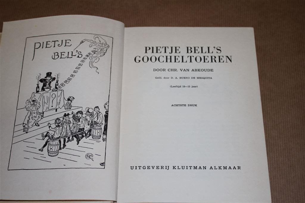 Pietje Bell's goocheltoeren. Abkoude. 8e dr. 1951., Boeken, Ophalen of Verzenden, Gelezen