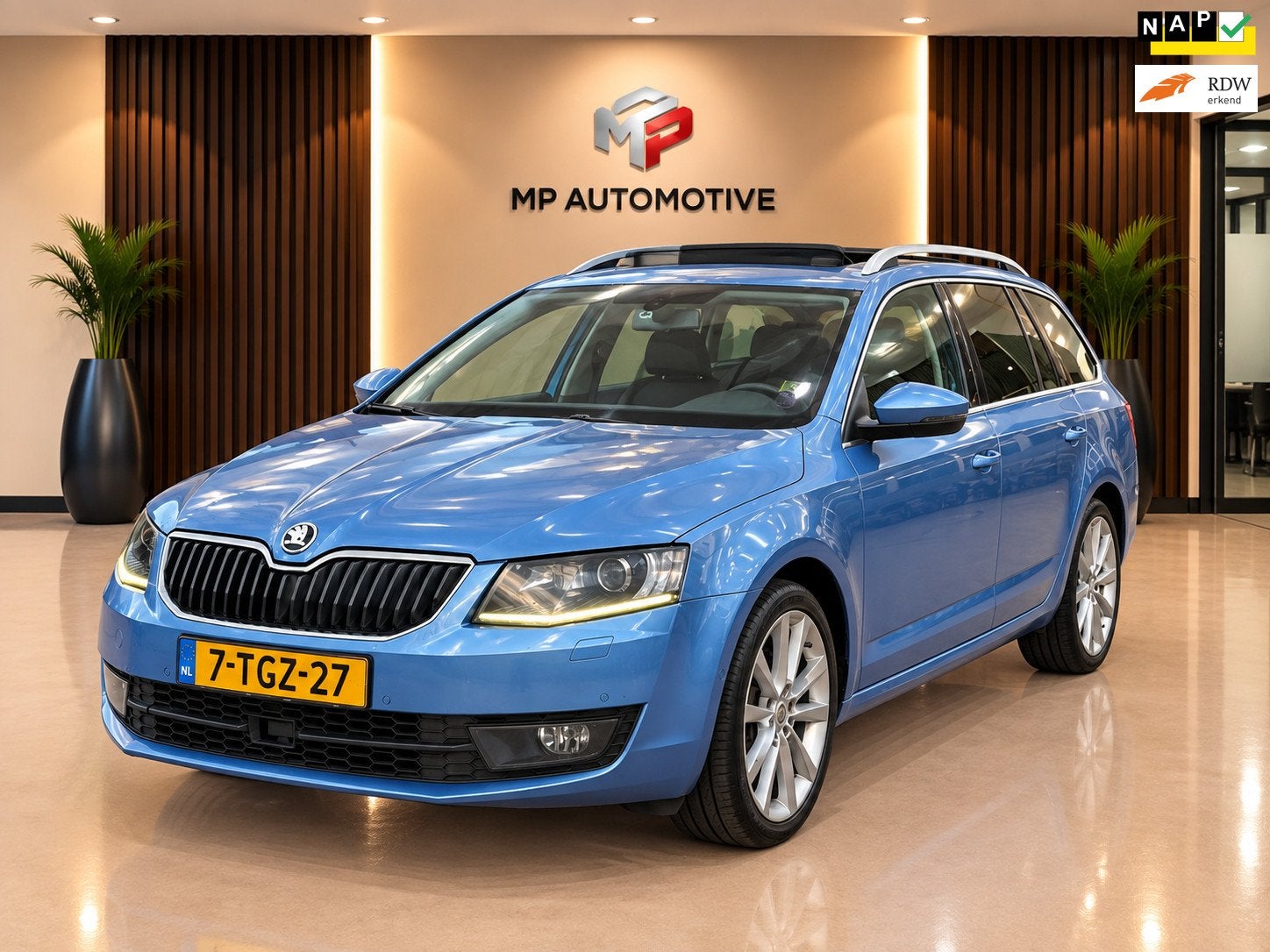 Skoda Octavia Combi 1.4 TSI DSG|PANO|KEYLESS|ACC|STOELVERW|C, Auto's, Gebruikt, 4 cilinders, Blauw, Leder en Stof