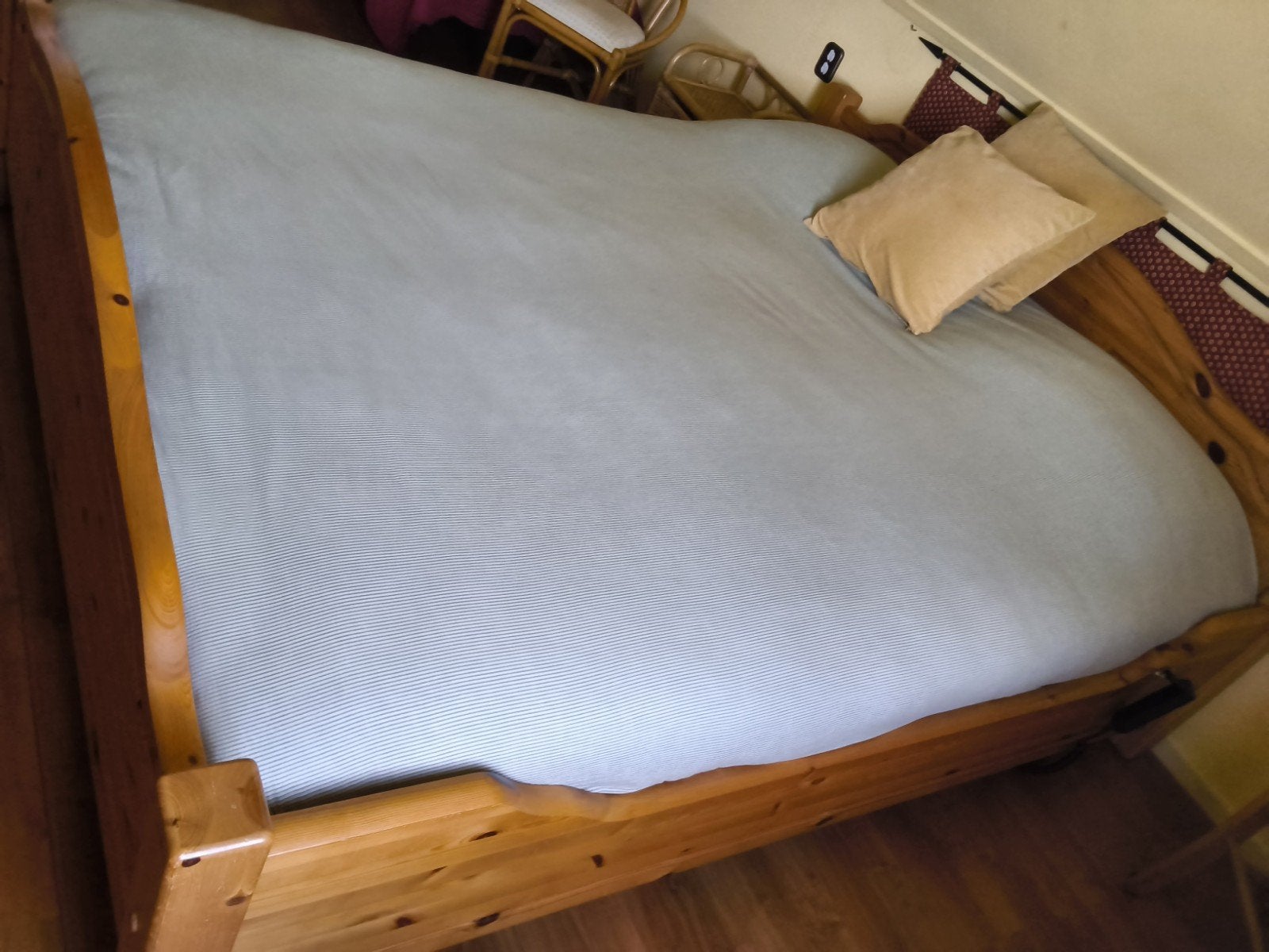 BED 2 PERSOONS GRENEN OMBOUW 180X210 INCL 2 MATRASSEN, Ophalen, Gebruikt, Tweepersoons, Degelijk
