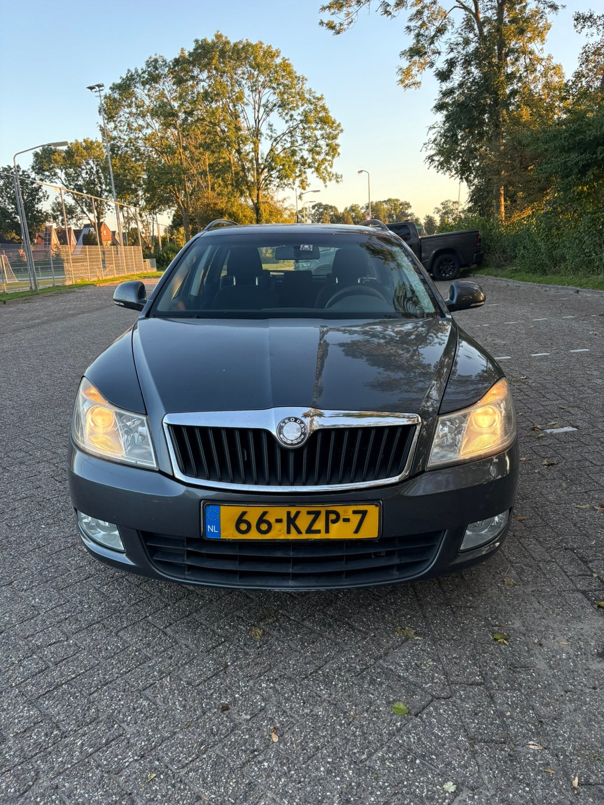 Skoda Octavia 1.2 TSI Combi 2010 Grijs A.P.K t/m 30-03-2027, Auto's, Voorwielaandrijving, 4 cilinders, Origineel Nederlands, 1200 kg