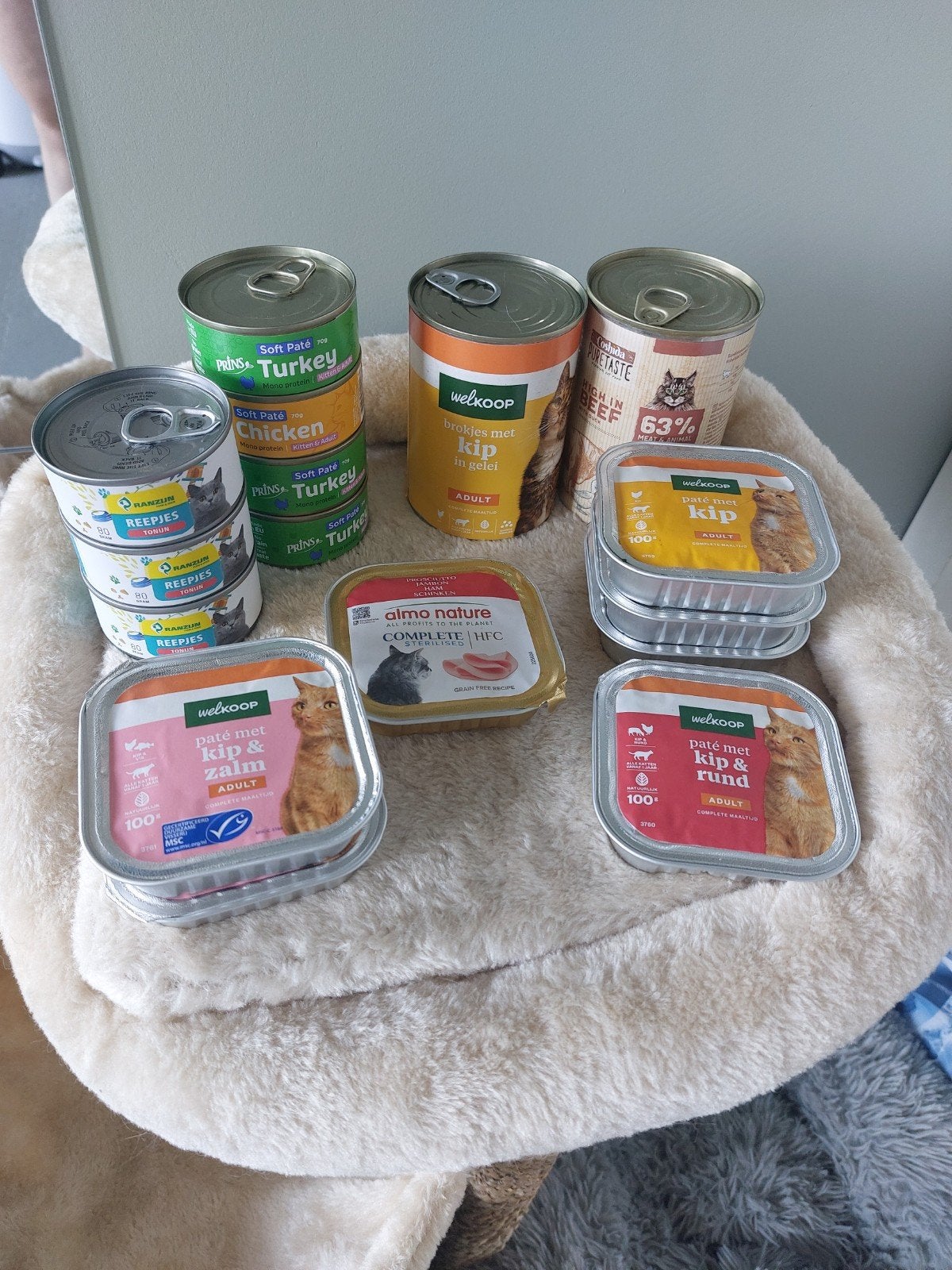 div. kattenvlees adult en kitten. 33 items, Ophalen, Kat