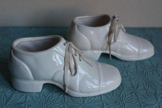 2 vintage plantenpotjes in vorm schoentjes met veter, Gebruikt, Binnen, Ophalen of Verzenden, Overige vormen