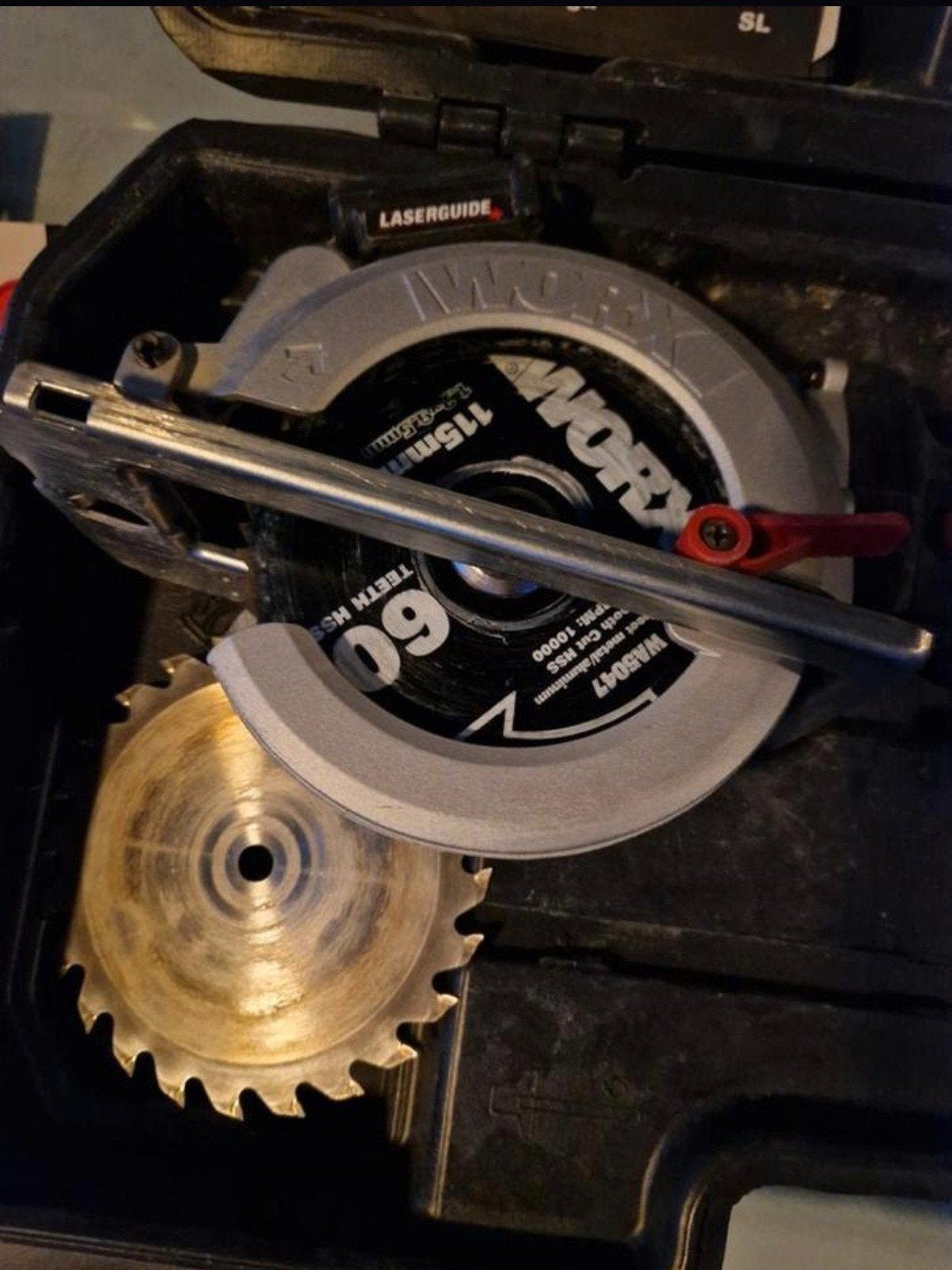 Worx • Cirkelzaag, Doe-het-zelf en Verbouw, Gereedschap | Zaagmachines, Ophalen of Verzenden, 1200 watt of meer, Cirkelzaag, 30 tot 70 mm
