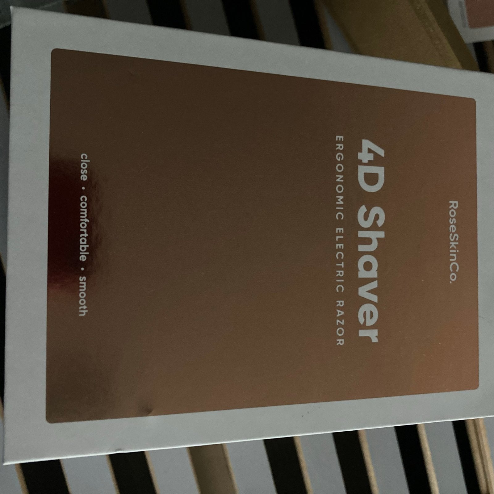 RoseSkinCo 4D Shaver - Ergonomisch elektrisch scheerapparaat, Ophalen, Zo goed als nieuw, Scheren en Epileren