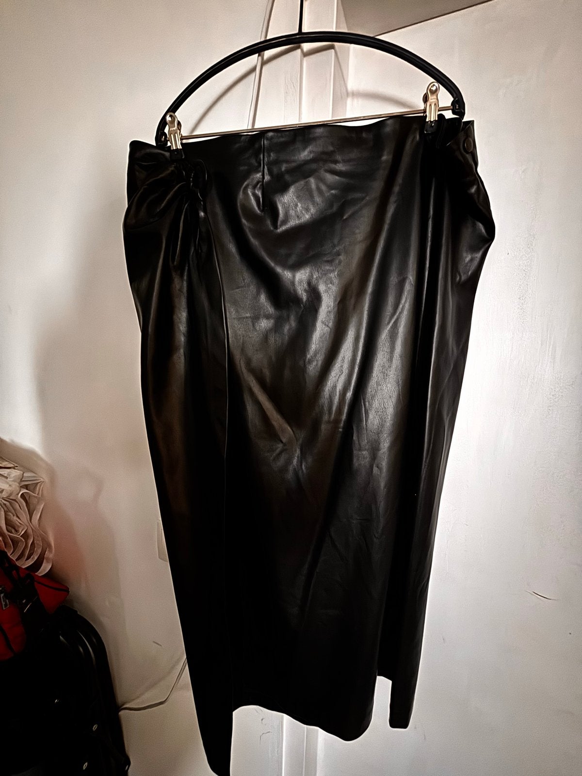 Zwarte leren wikkelrok van Mango, maat 4XL, Zwart, Maat 46/48 (XL) of groter, Nieuw, Ophalen of Verzenden