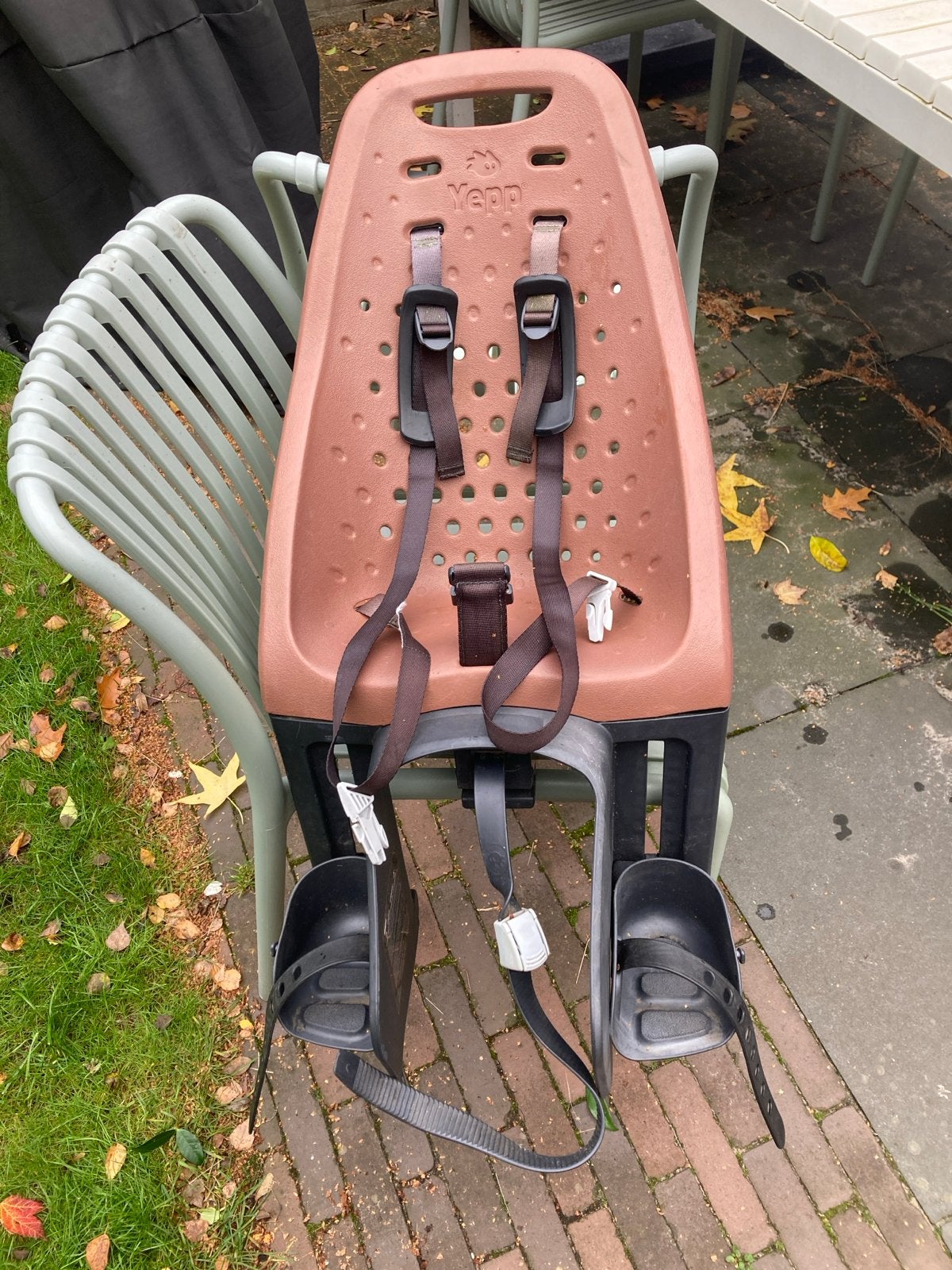 Yepp fietsstoeltje achter met Thule EasyFit Adapter, Ophalen, Achterzitje, 9 t/m 36 kg, Gebruikt