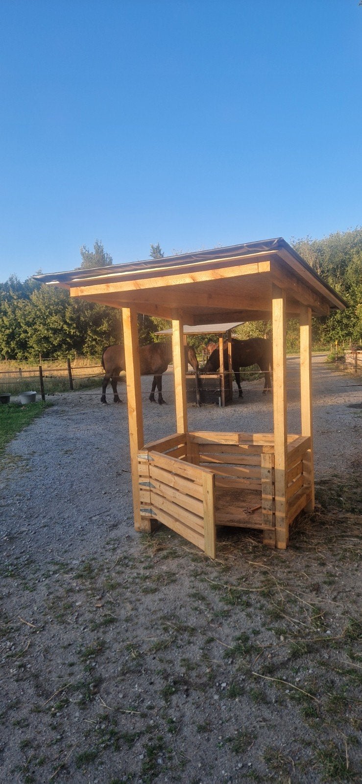 mooi stevig hooihuis met deur, Dieren en Toebehoren, Stalling en Weidegang, Toebehoren, 4 paarden of pony's of meer