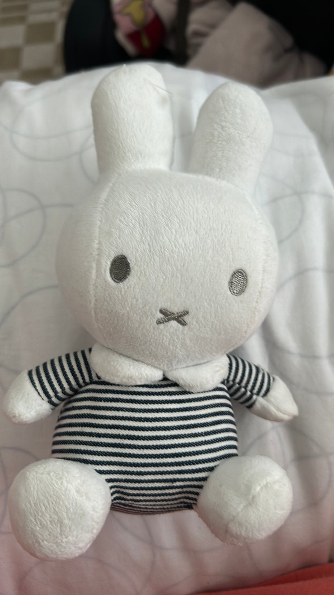 Nijntje Miffy knuffel/ramelaar, Ophalen of Verzenden, Zo goed als nieuw, Konijn