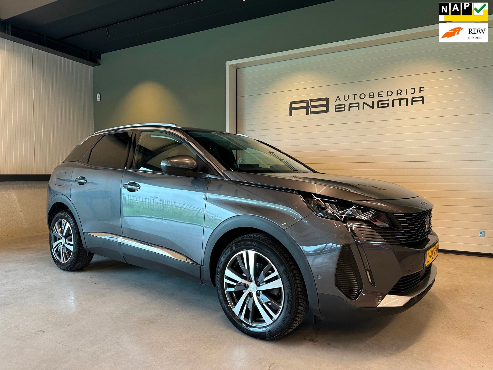 Peugeot 3008 1.2 PureTech AUTOMAAT BLUE LEASE PREMIUM|NAVIGA, Auto's, Dealer onderhouden, Gebruikt, 1199 cc, Met garantie (alle)