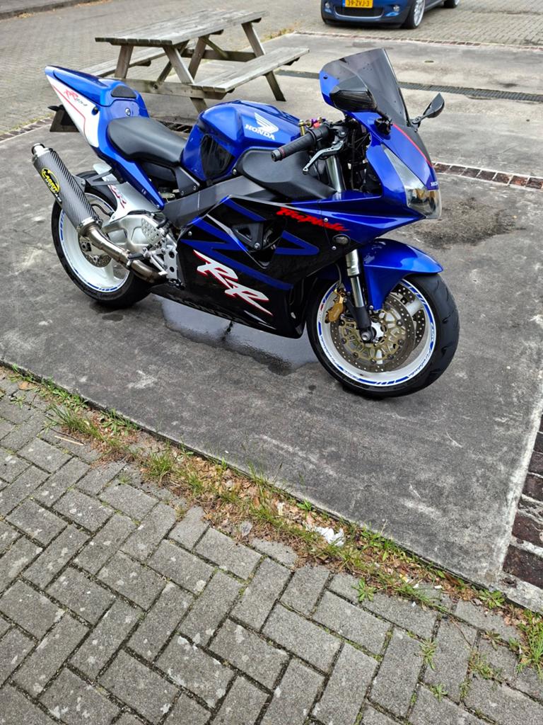 Fireblade cbr954rr, Particulier, Naked bike