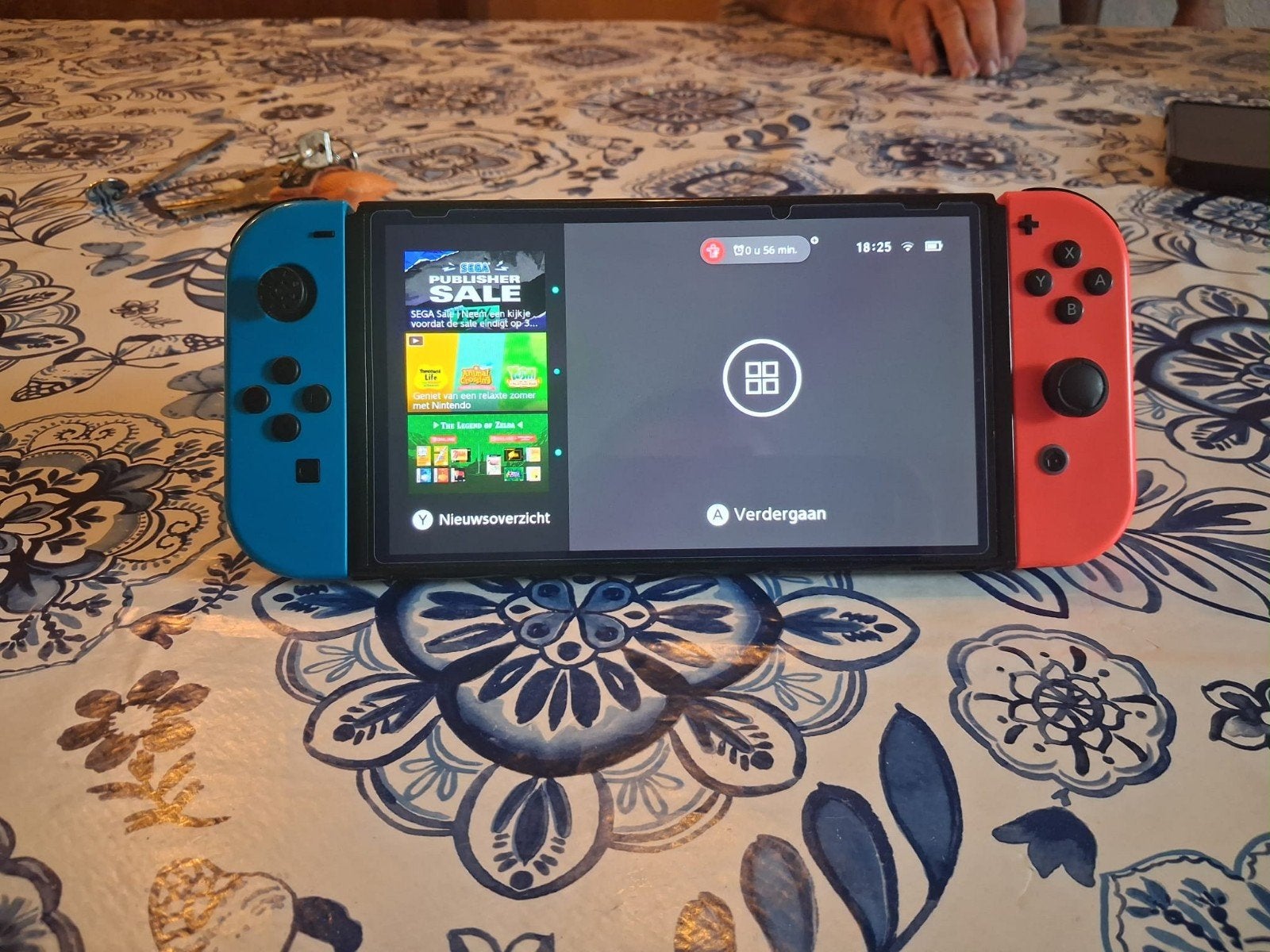 Nintendo Switch Compleet - Licht Gebruikssporen, Spelcomputers en Games, Ophalen of Verzenden, Met 2 controllers, Switch Original