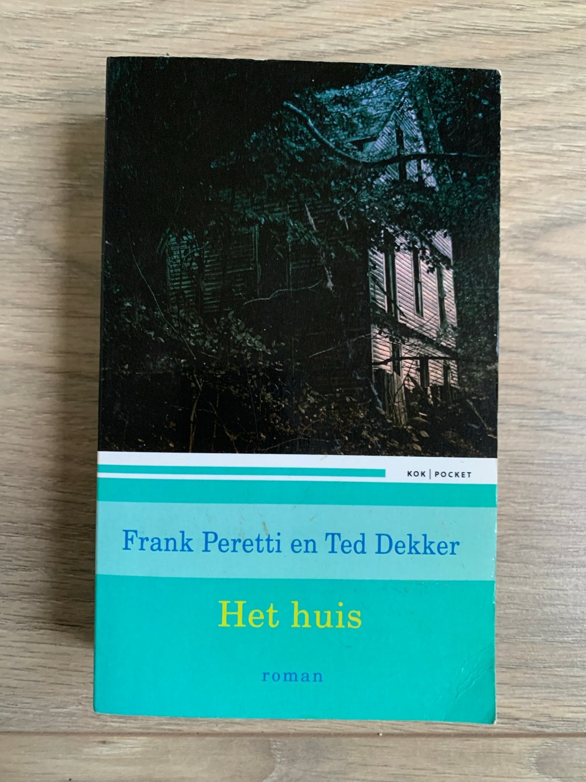 Het huis - Frank Peretti en Ted Dekker (roman), Ophalen of Verzenden, Gelezen, Nederland