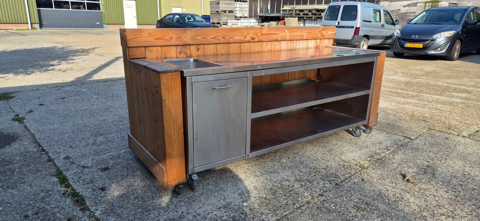 Verrijdbare buiten keuken 246 x 83 x 113, Ophalen, Gebruikt, Houtskool, Vrijstaand