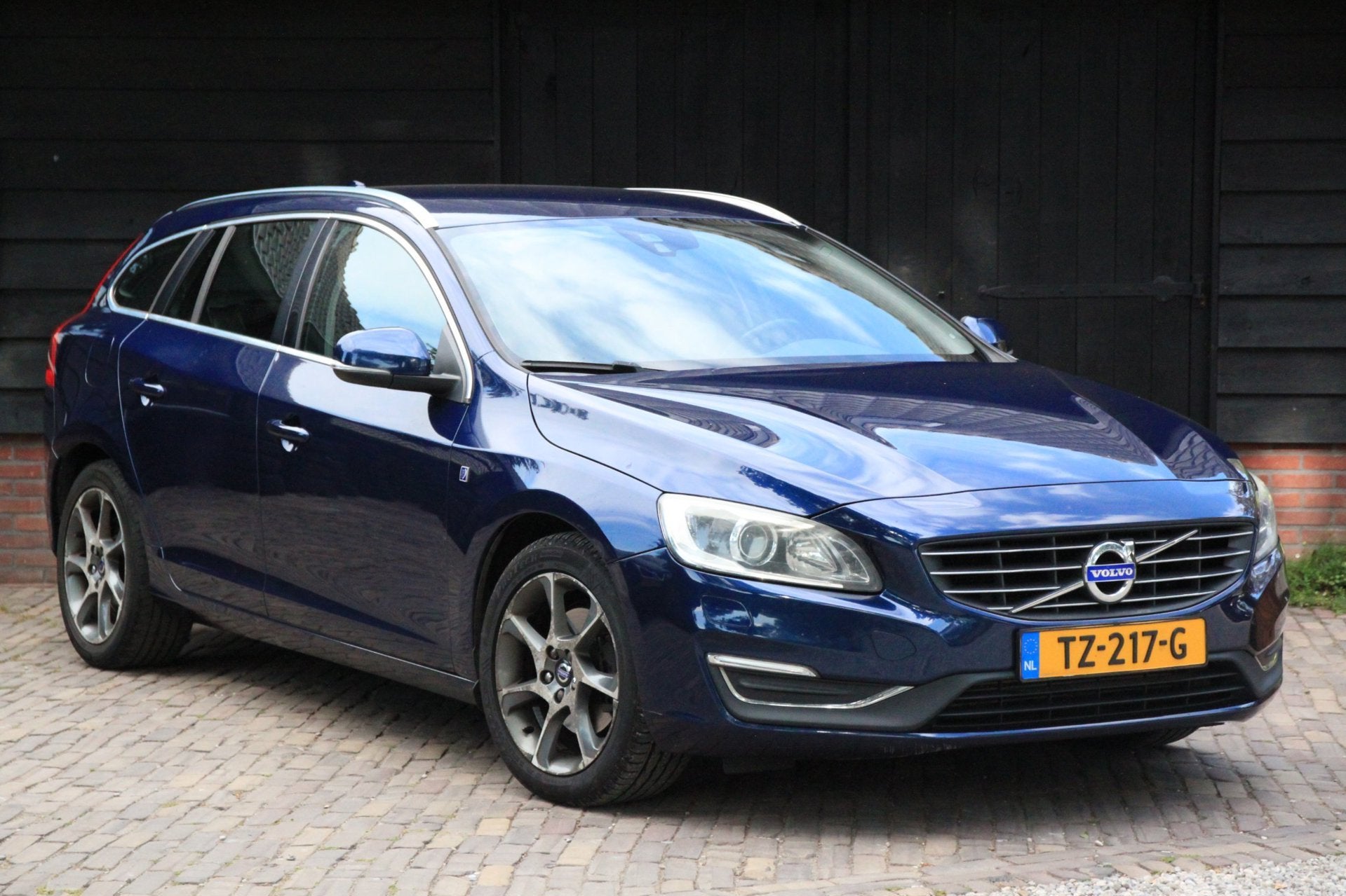 Volvo V60 2.0 D4 Ocean Race Leer/Navigatie/Parkeersensor/Sto, Auto's, Volvo, Voorwielaandrijving, 1969 cc, Blauw, Leder
