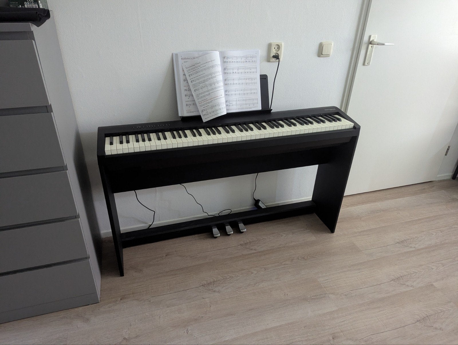 Roland FP-30X - 3 maanden jong - officieel onderstel, Muziek en Instrumenten, Piano's, Ophalen