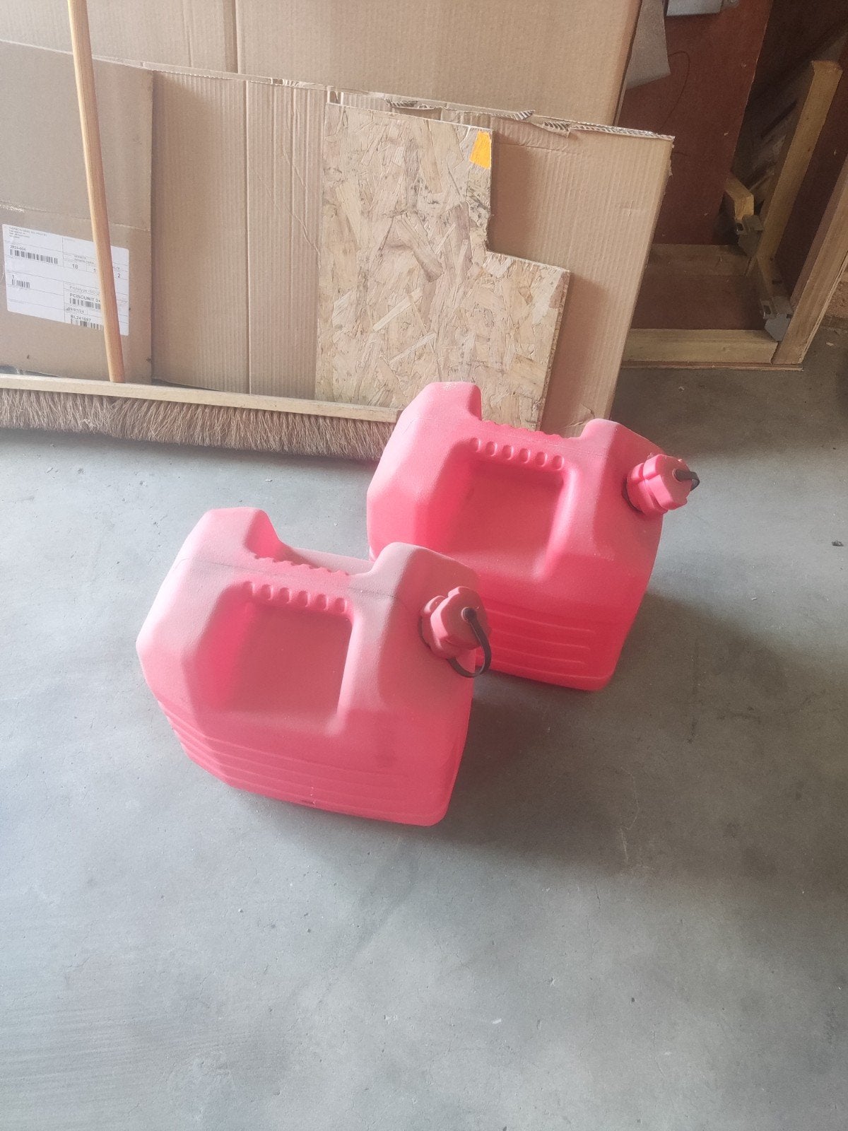 2x Rode Jerrycans - Brandstofcontainers, Ophalen, Gebruikt