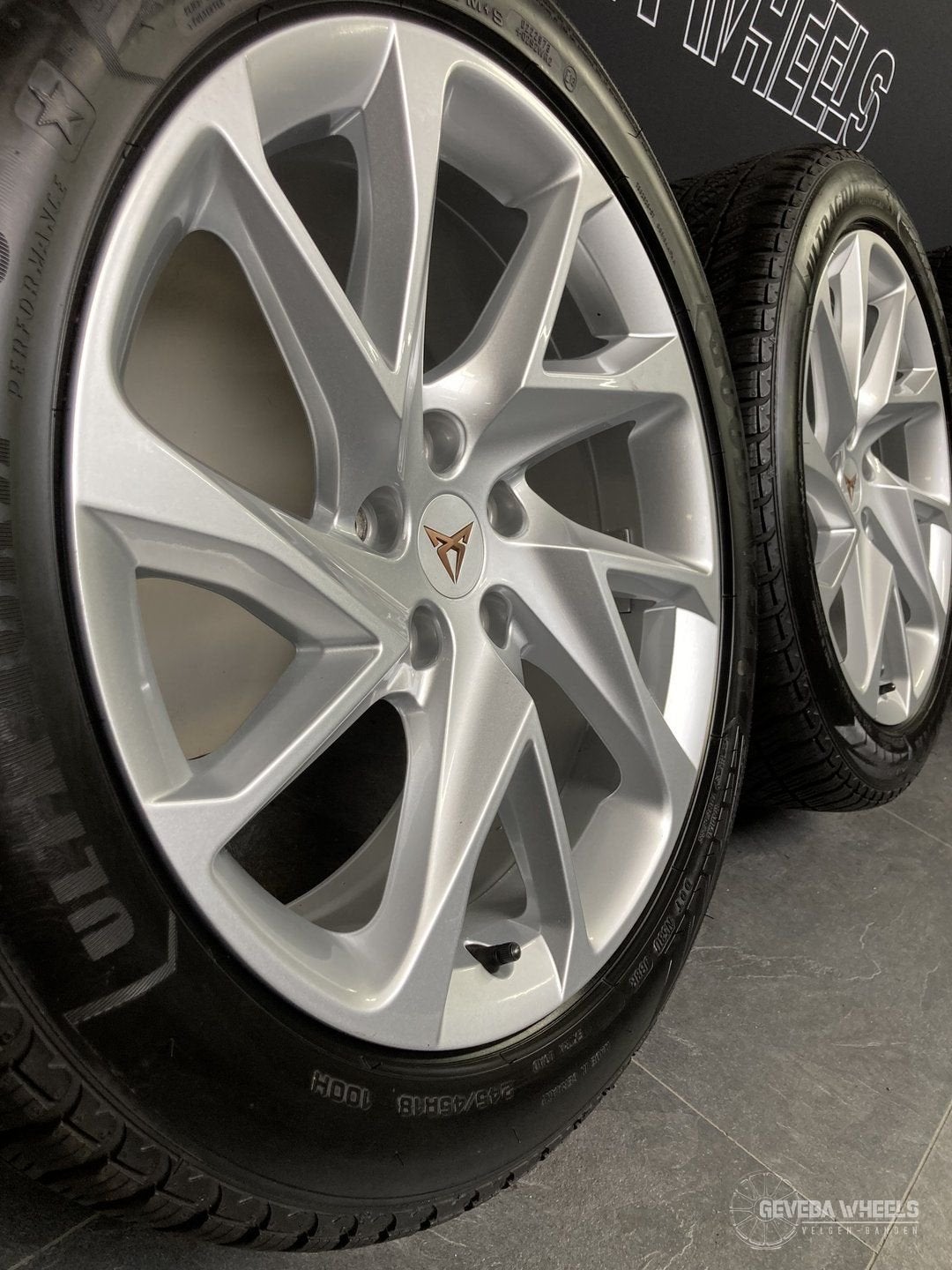 18” originele Cupra Formentor velgen + winterbanden 5x112, 18 inch, -, -, Banden en Velgen