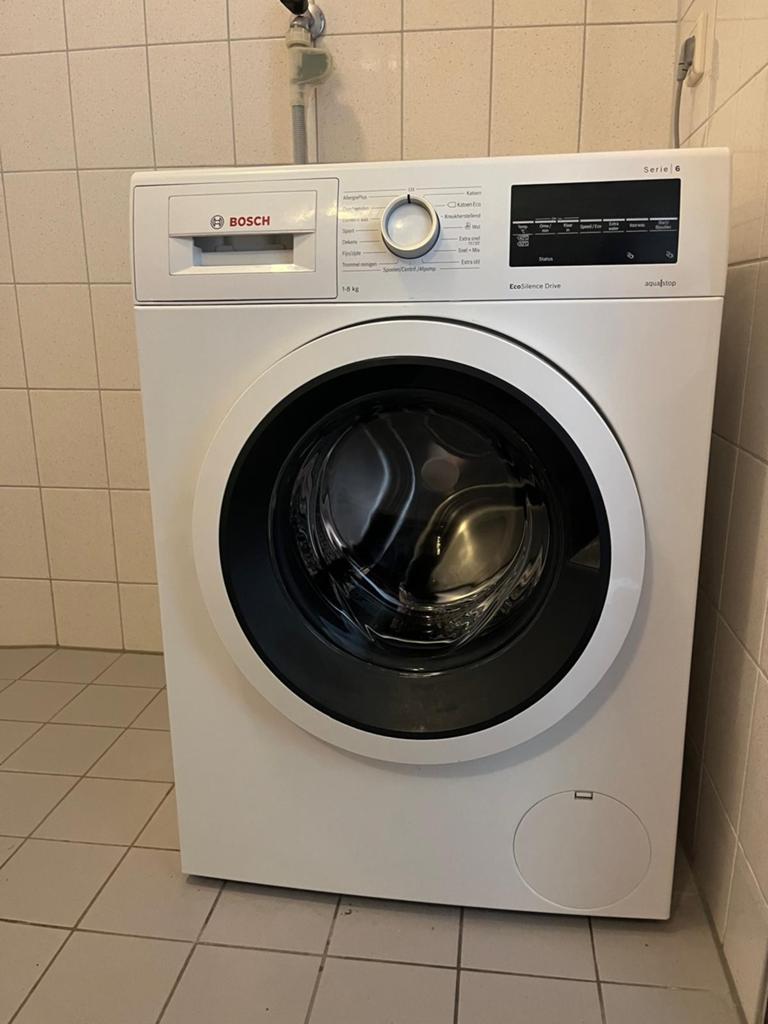 Bosch Serie 6 Wasmachine, Witgoed en Apparatuur, Wasmachines, Ophalen, 1200 tot 1600 toeren, 8 tot 10 kg, Zo goed als nieuw