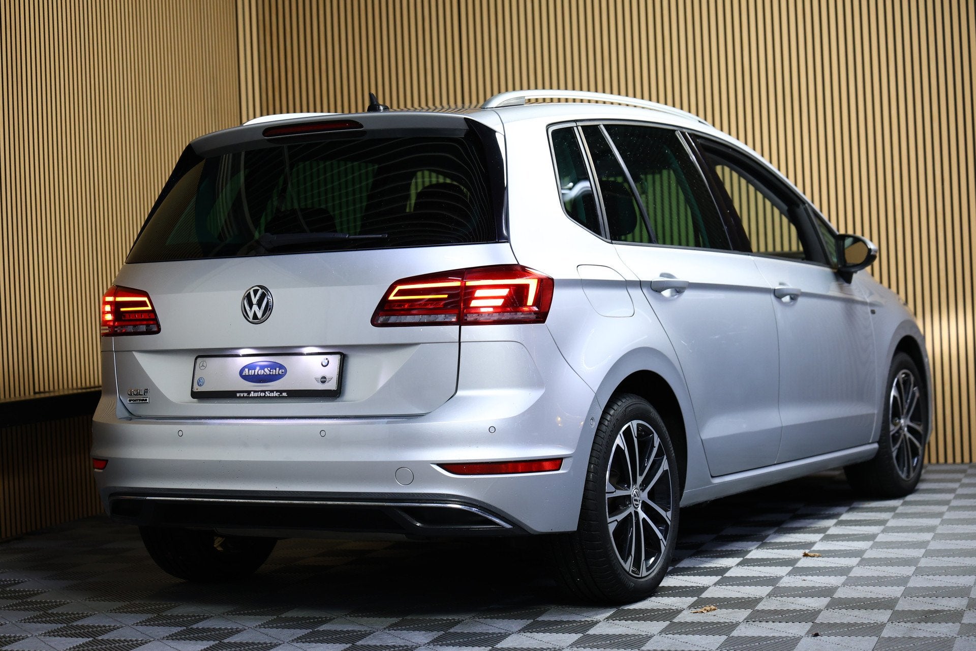 Volkswagen Golf Sportsvan 1.5 TSI DSG Highline ACC DAB NAV B, Stof, Zwart, 150 pk, Bedrijf