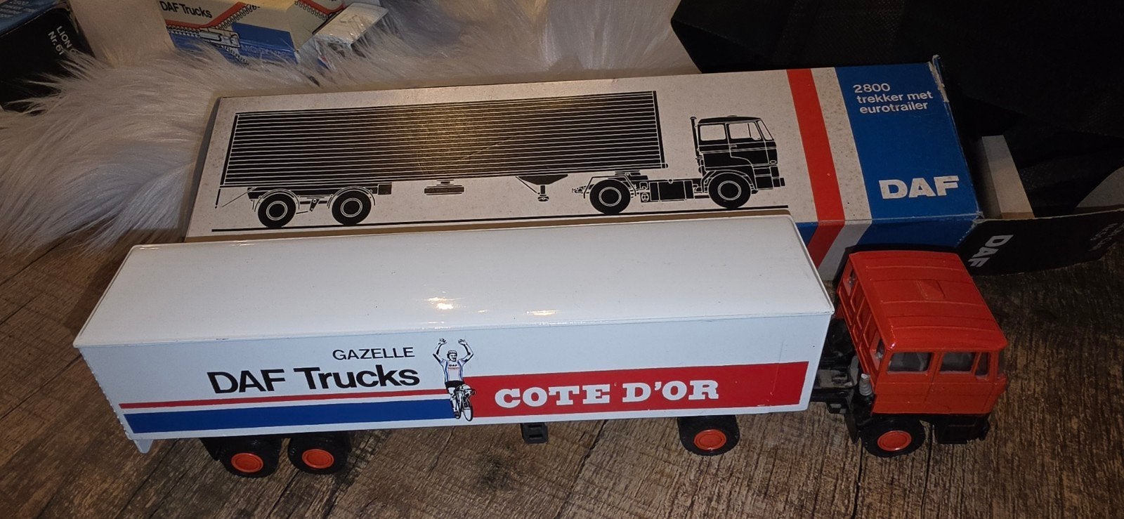 DAF Trucks Gazelle Cote D'Or 2800 Trekker met Eurotrailer, Ophalen, Zo goed als nieuw