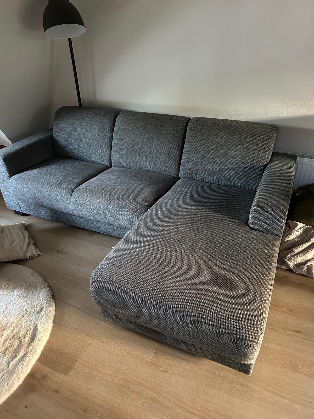 Gratis grijze hoekbank, Huis en Inrichting, Banken | Bankstellen, Ophalen, 250 tot 300 cm, Gebruikt, 100 tot 125 cm