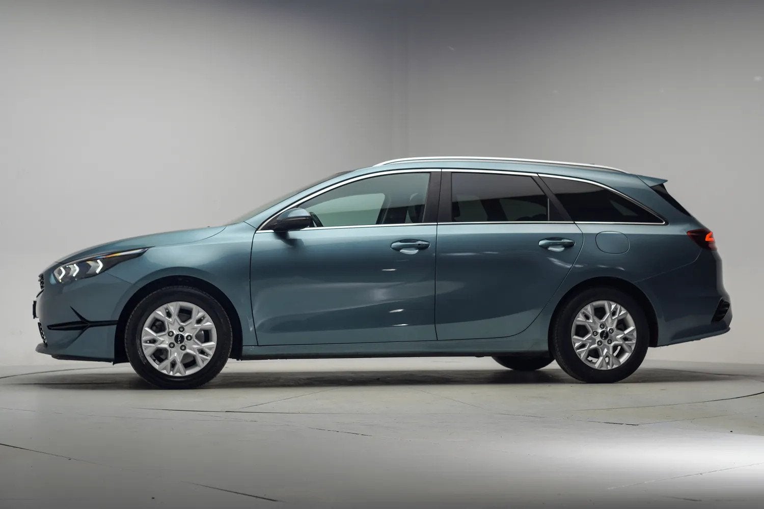 Kia Ceed 1.5 T-GDi MHEV DynamicPlusLine Aut. [ Navi Camera S, Auto's, Automaat, Gebruikt, 4 cilinders, Adaptive Cruise Control
