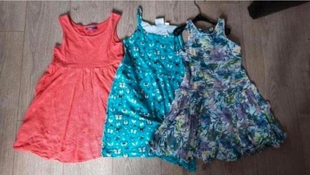 3 jurkjes (waaronder een mexx) maat 134, Kinderen en Baby's, Ophalen of Verzenden, Zo goed als nieuw
