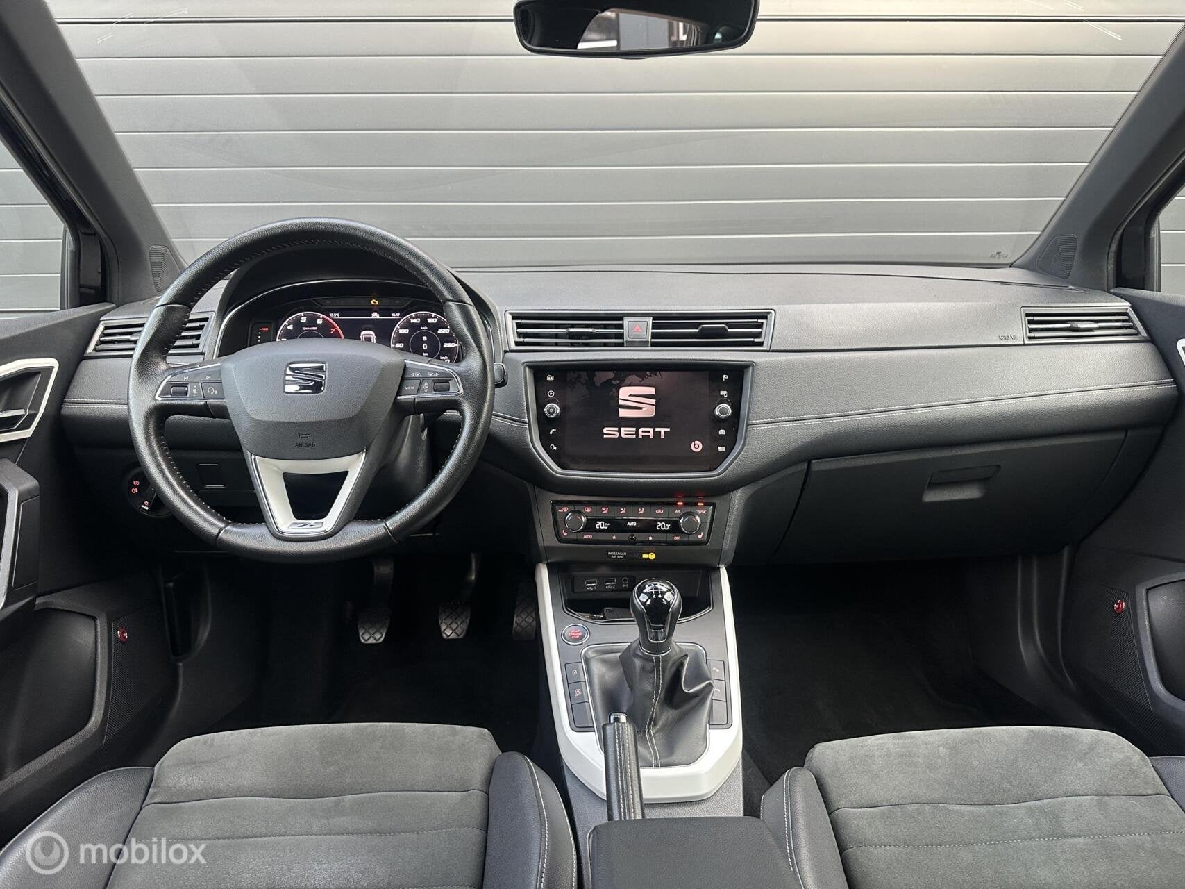 Seat Arona 1.0 TSI Xcellence Business Intense VOL! TOPSTAAT!, Auto's, Gebruikt, 95 pk, Met garantie (alle), Zwart