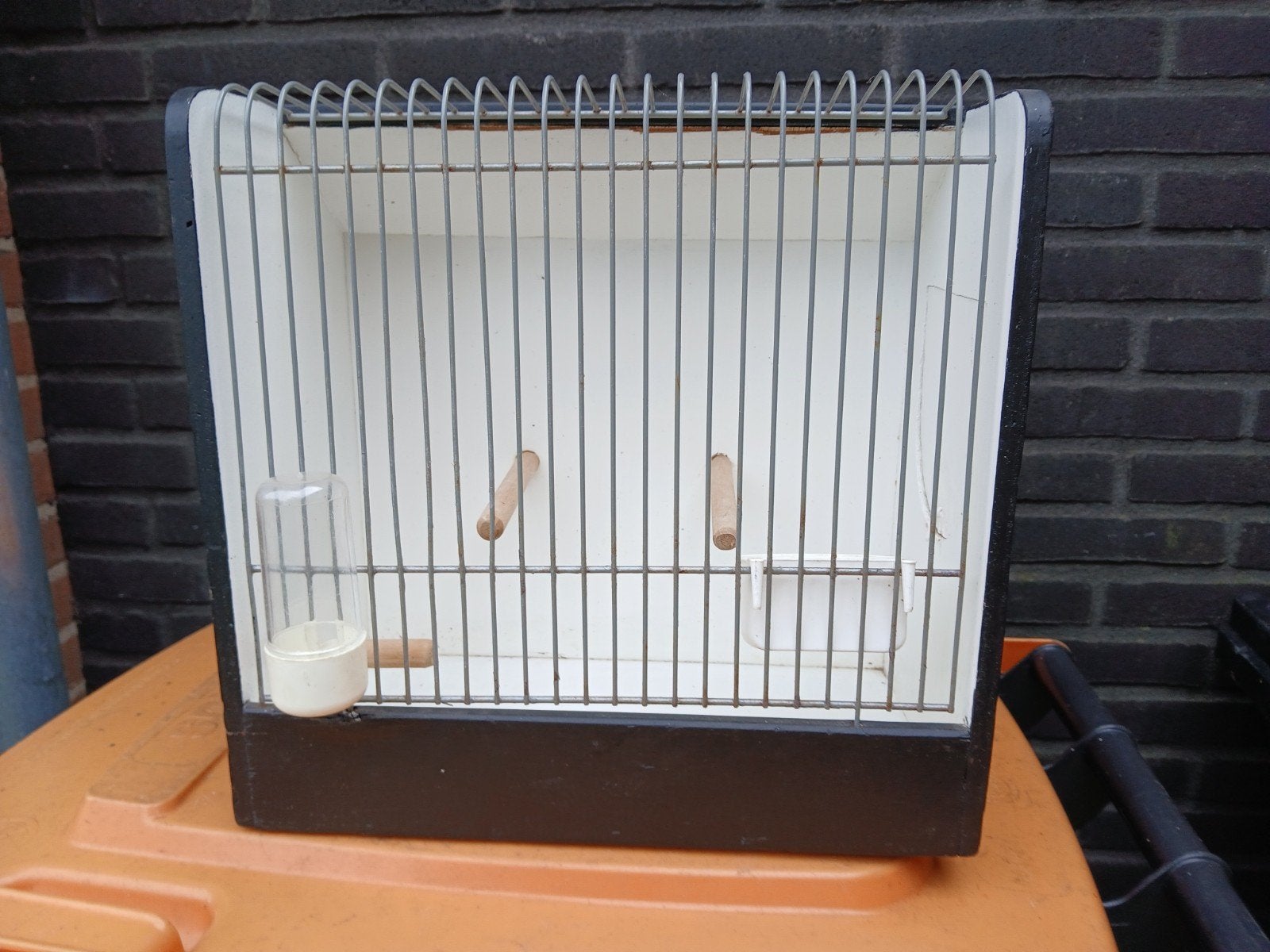 tk tt kooi 4 euro, Dieren en Toebehoren, Ophalen of Verzenden, Zo goed als nieuw, Hout, Vogelkooi