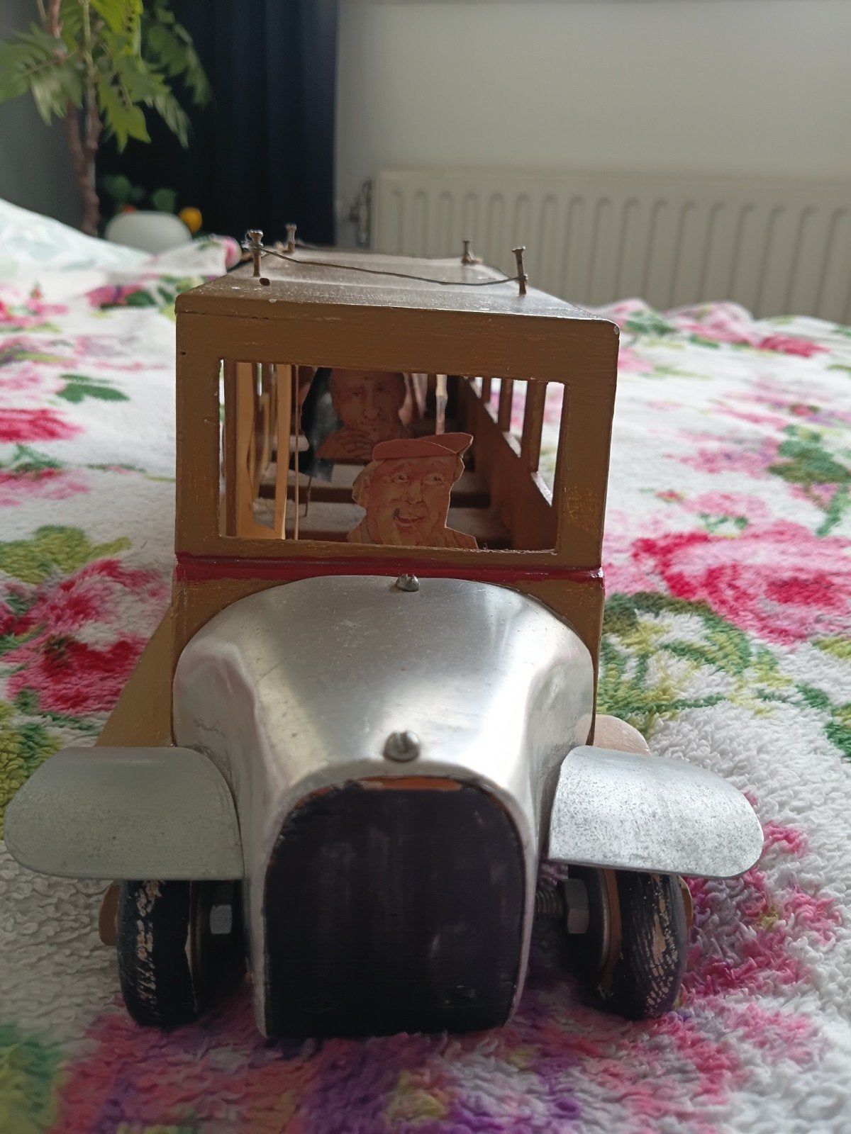 Vintage houten bus met passagiers - Handgemaakt, Ophalen of Verzenden