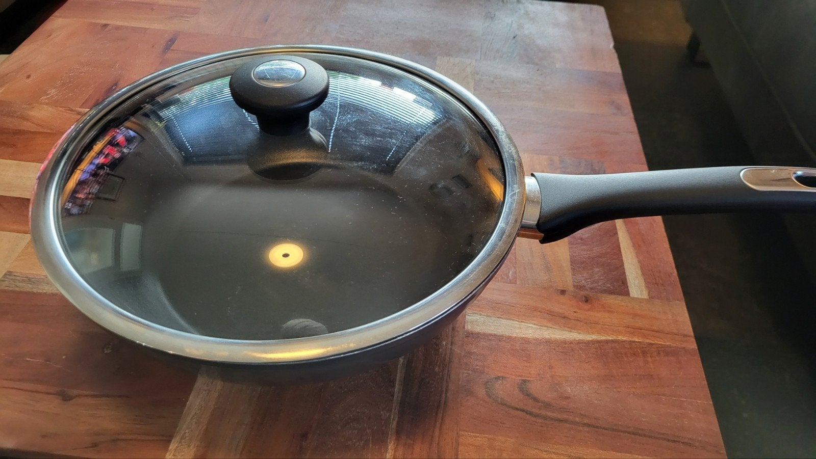 Wokpan met deksel, Ophalen, Overige materialen, Zo goed als nieuw, Met deksel