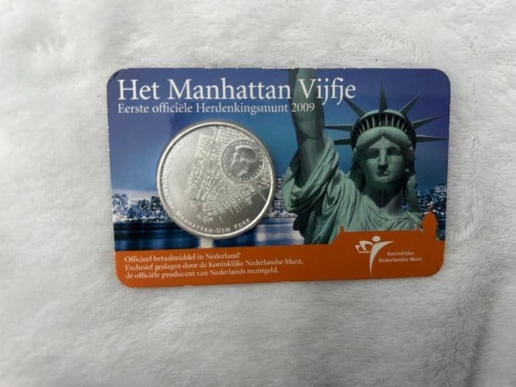 Manhattan Vijfje 2009 - Officiële Herdenkingsmunt, Postzegels en Munten, Munten | Nederland, Ophalen of Verzenden, Koningin Beatrix
