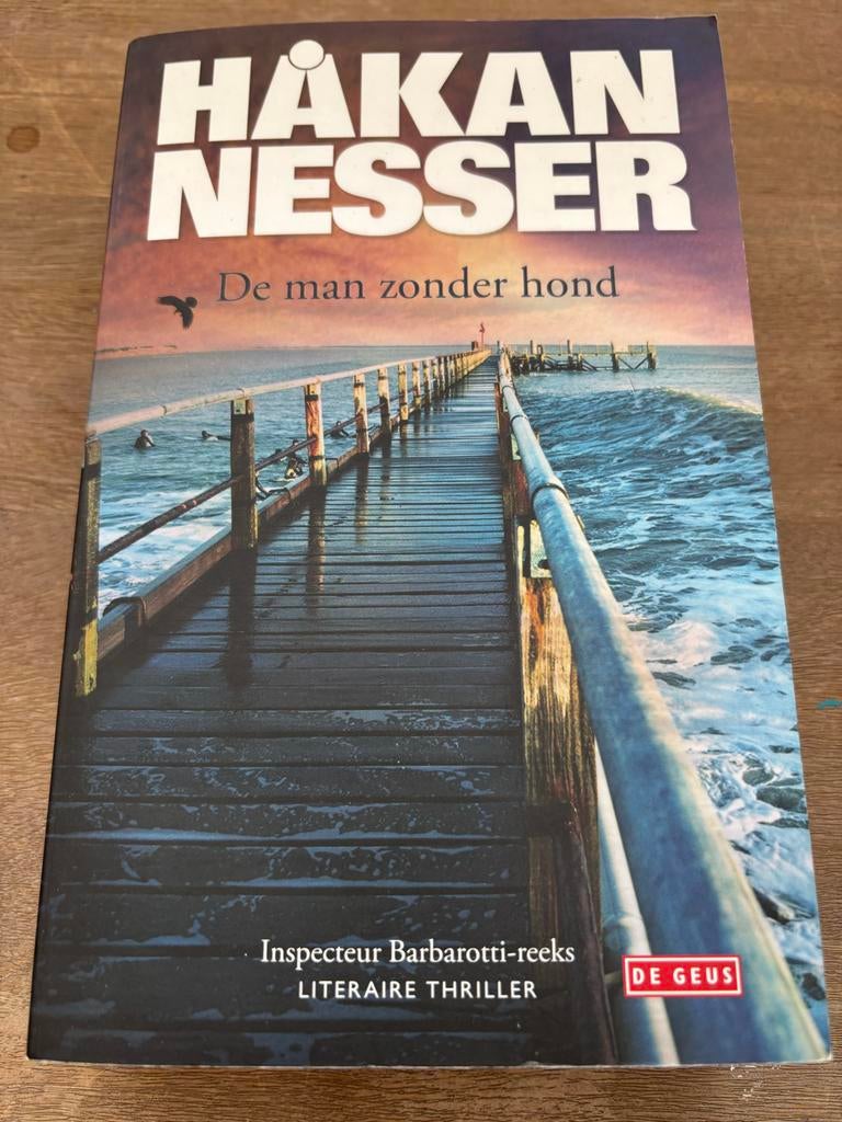 Håkan Nesser - De man zonder hond (Inspecteur Barbarotti), Ophalen of Verzenden, Gelezen, Scandinavië