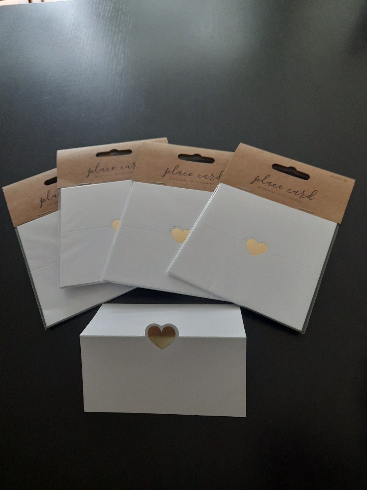 44 Naamkaartjes met gouden hartje voor bruiloft, Ophalen of Verzenden, Nieuw, Geboorte of Huwelijk