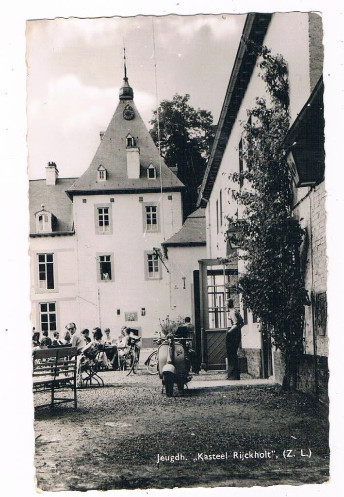 2 / RIJCKHOLT: Jeugdh. Kasteel Rijckholt ( Piaggio scooter), Verzenden, 1960 tot 1980, Gelopen, Limburg