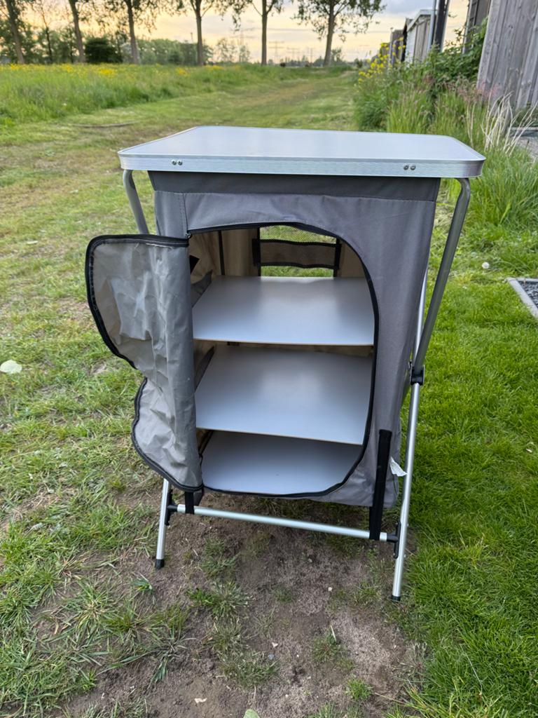 Handig opvouwbaar campingkastje met 3 planken, Caravans en Kamperen, Kampeermeubelen, Ophalen, Zo goed als nieuw