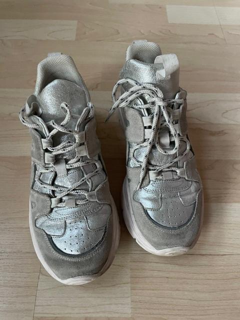 Isabel Marant - Zilverkleurige Kindsay sneakers maat 38, Kleding | Dames, Schoenen, Isabel Marant, Overige kleuren, Ophalen of Verzenden