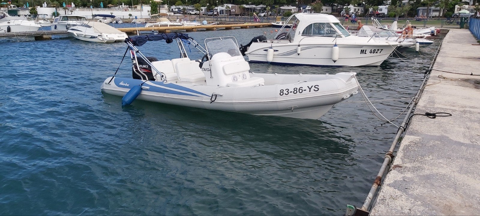 Adventure 650 RIB met krachtige Suzuki 175 PK en Boss audio, Watersport en Boten, Rubberboten, Gebruikt, Navigatieverlichting