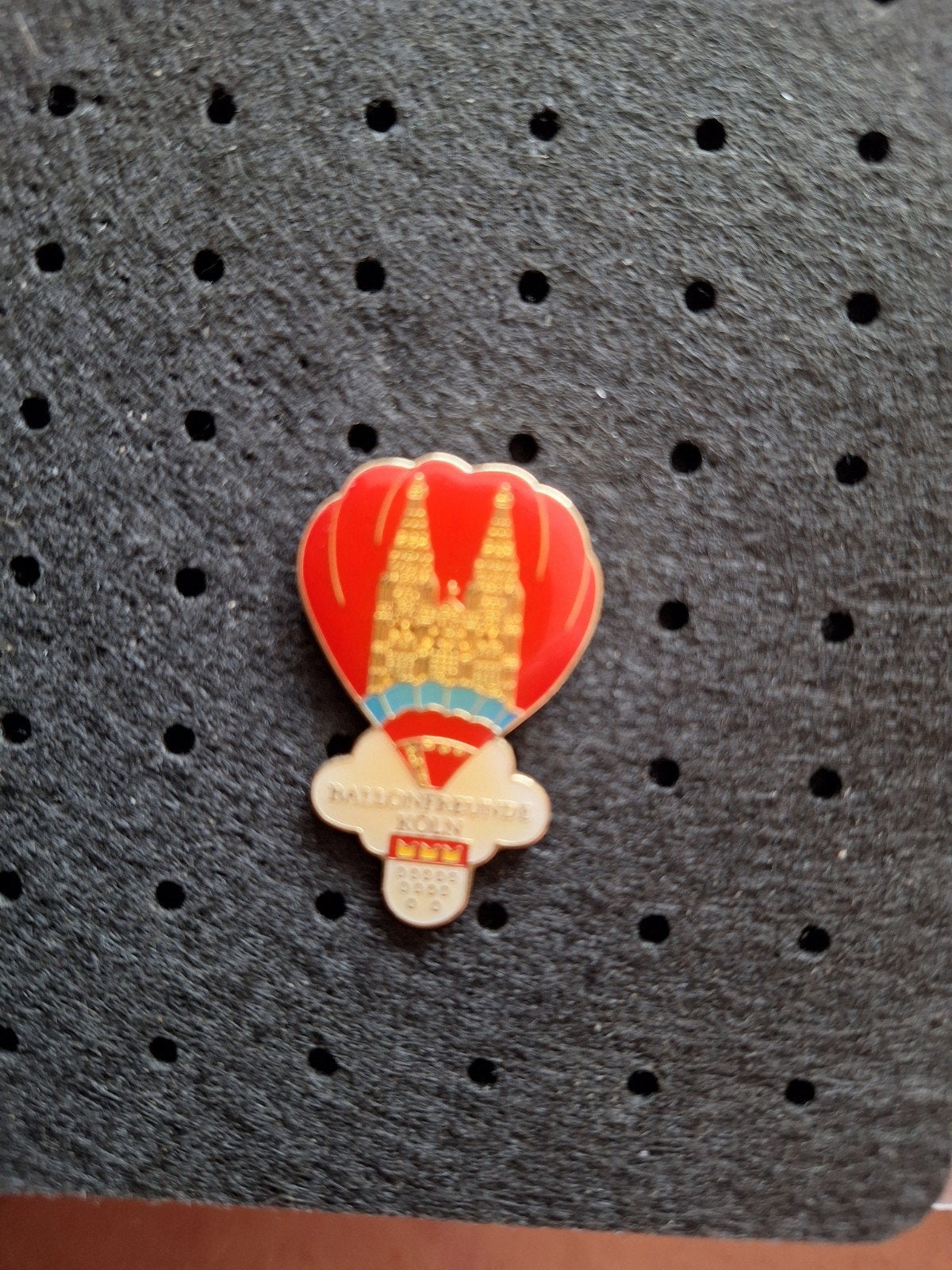 Vintage Ballonfreunde Köln Pin - Kölner Dom Luchtballon, Verzamelen, Ophalen of Verzenden, Gebruikt, Stad of Land, Speldje of Pin