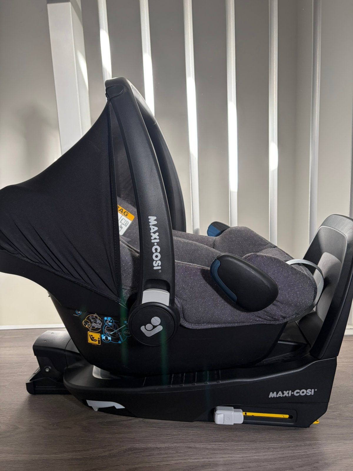Maxi cosi met familyfix 2, Ophalen, Zo goed als nieuw, Isofix, 0 t/m 13 kg