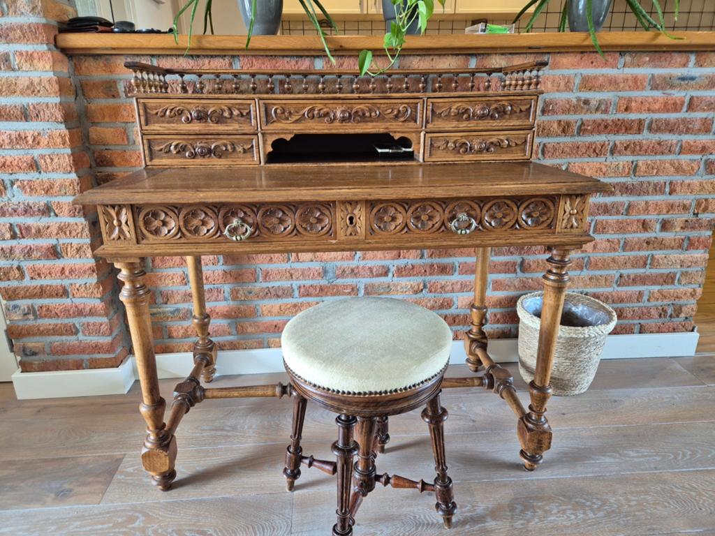 antiek bureau, + piano kruk, Ophalen