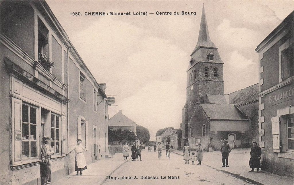 702-400-053 Cherre (Maine-Et-Loire) Centre Du Bourg, Verzamelen, Ansichtkaarten | Buitenland, Frankrijk, Voor 1920, Verzenden