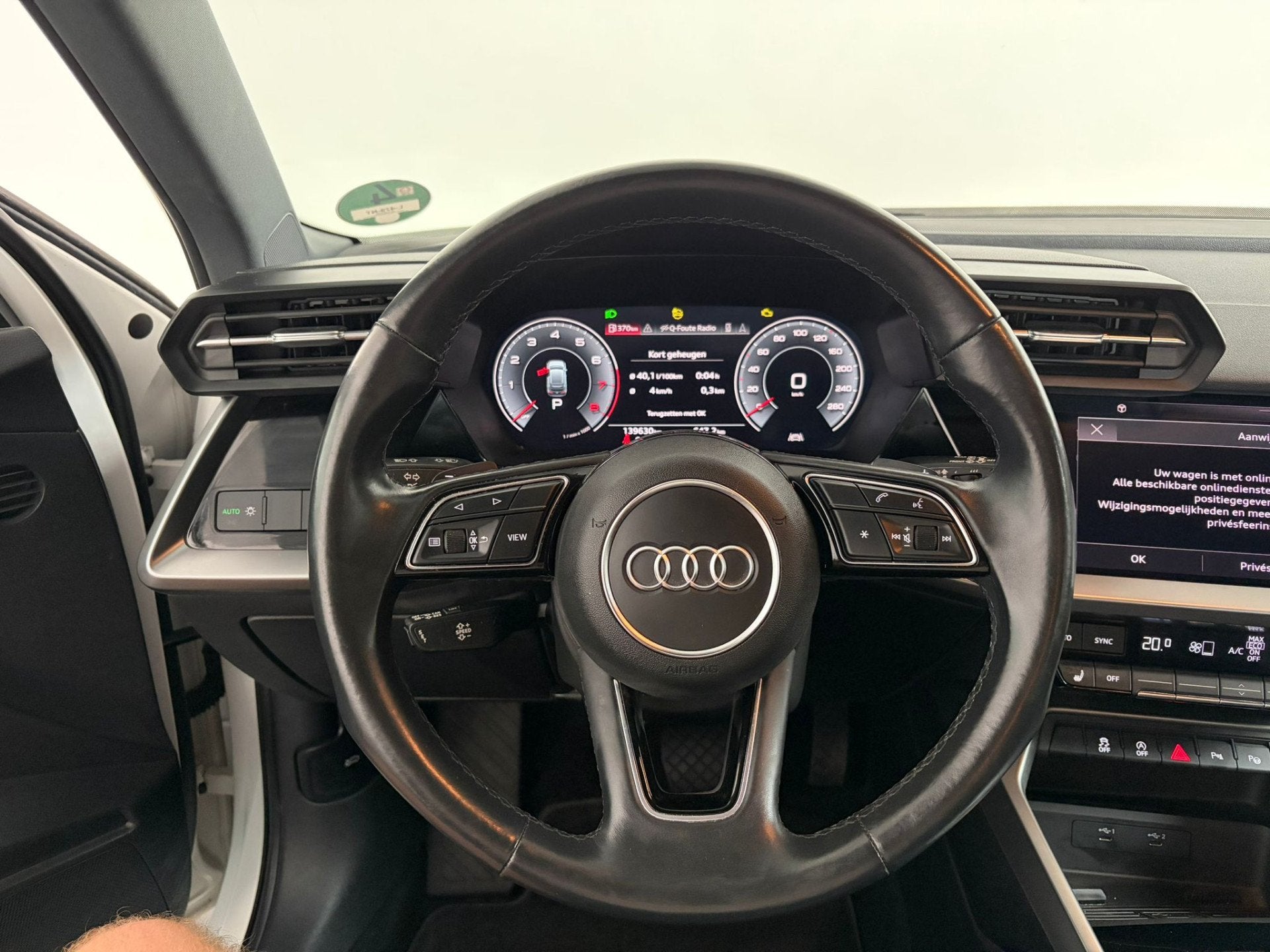 Audi A3 Sportback 30 TFSI Business edition (bj 2021), Auto's, Gebruikt, Euro 6, Wit, Automatische klimaatregeling
