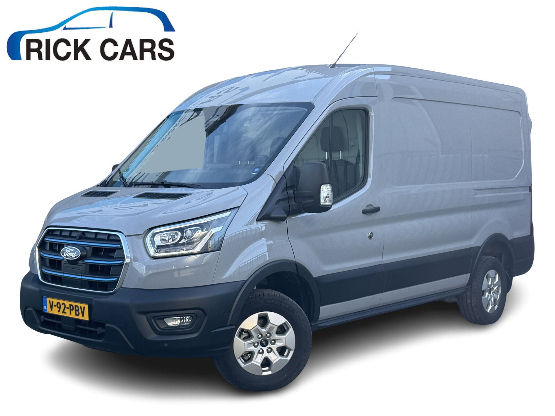 Ford E-Transit 350 L2H2 270PK Trend 68 kWh 317 KM WLTP CarPl, Auto's, Automaat, Dealer onderhouden, Gebruikt, 269 pk