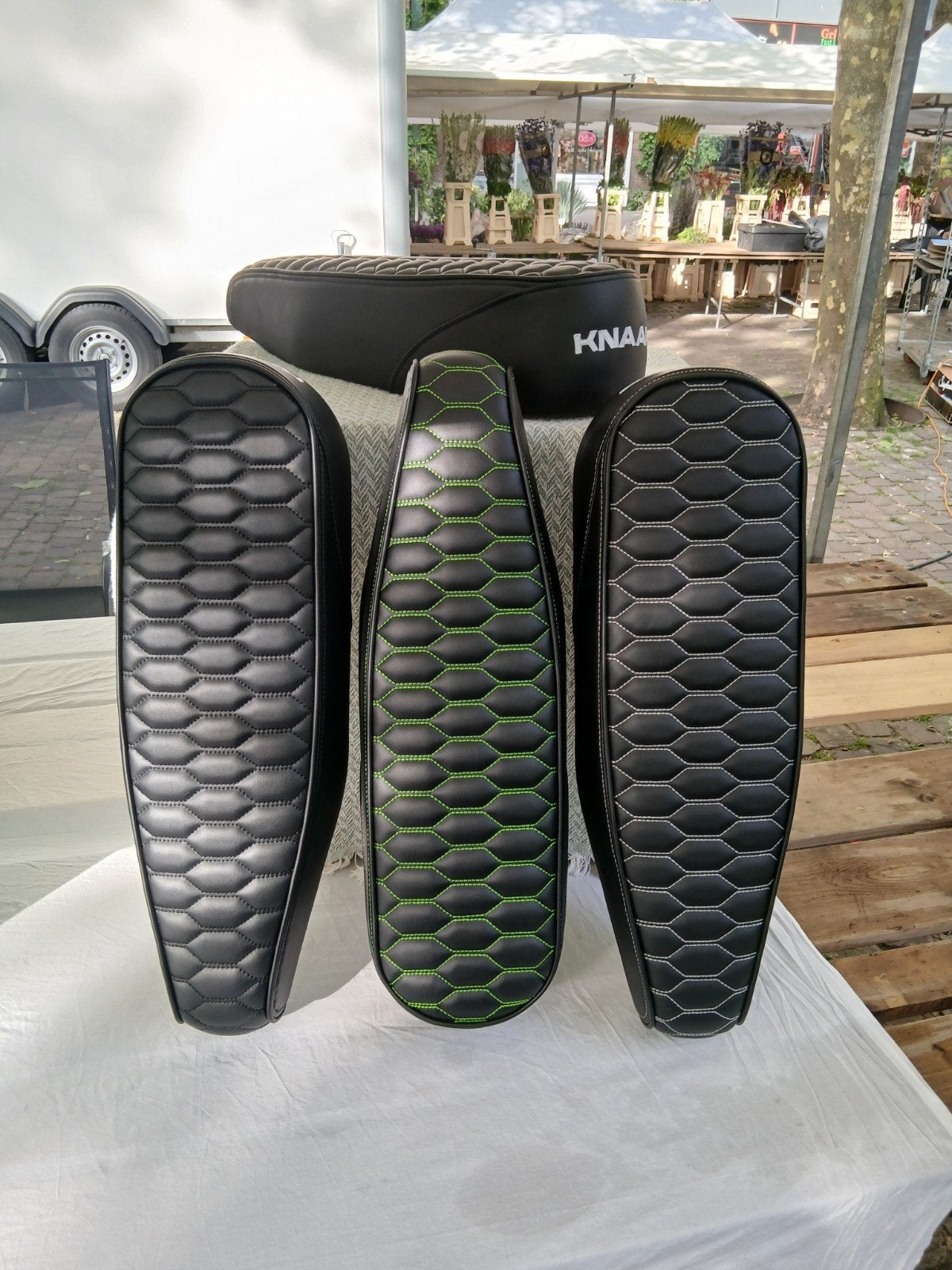 KNAAP AMS/RTD CUSTOM ZADELS INCL. REGENHOES !!, Overige merken, Luxurycustomseats, Nieuw, Ophalen of Verzenden